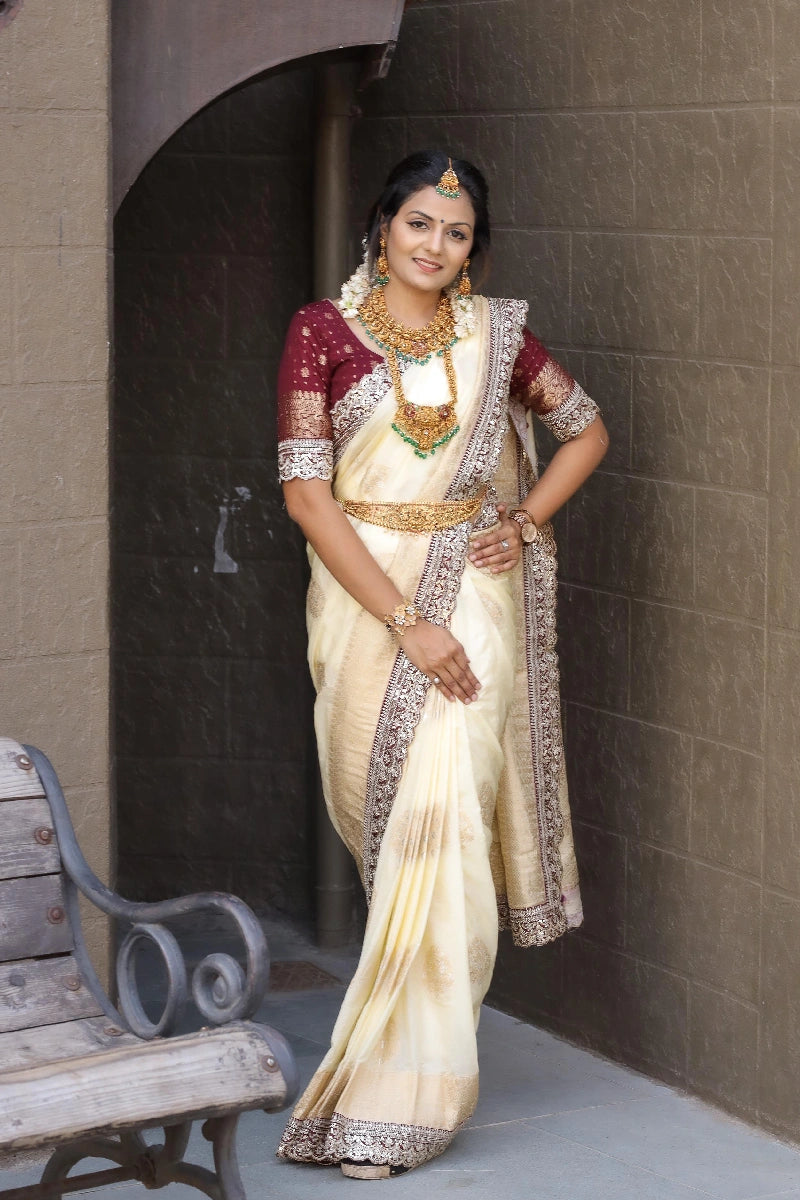 Soft Georgette Fabric Saree WIth Contrast Blouse For Wedding